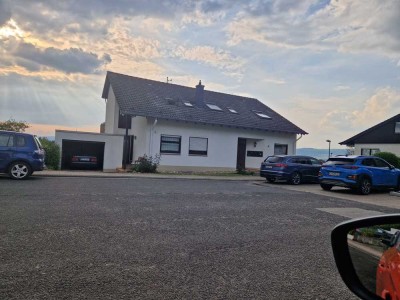 Großzügige 4 Zimmer Wohnung