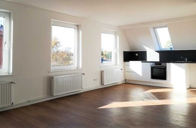 Moderne 2-Zimmer DG-Wohnung im Altbau-belliebte Wohngegend