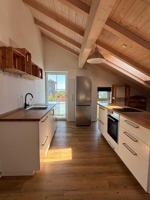 Schöne,helle DG-Wohnung,4Zimmer,ruhige Lage
