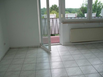 2-Zimmer-Wohnung mit Balkon und Einbauküche in Leverkusen