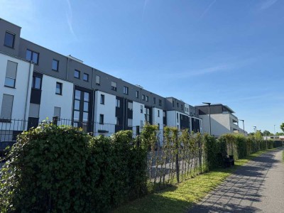 prov.-freie 4-Zimmer-Neubauwohnung mit hochwertiger Ausstattung und EBK sowie Stellplatz
