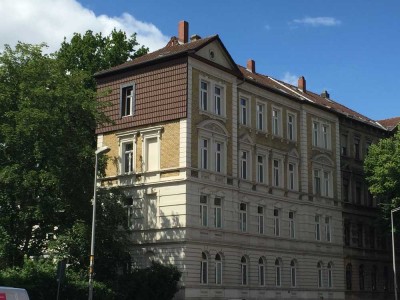 Helle komplett renovierte 3-Zimmer-EG-Wohnung mit Balkon und Einbauküche in sehr guter Lage