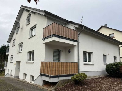 DILLINGEN : Gepflegte 3 ZKB - Wohnung mit GARAGE und BALKON !