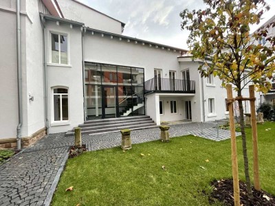 Loftähnliche Wohnung mit Terrasse, Einbauküche und Bootsanleger im Kurviertel!