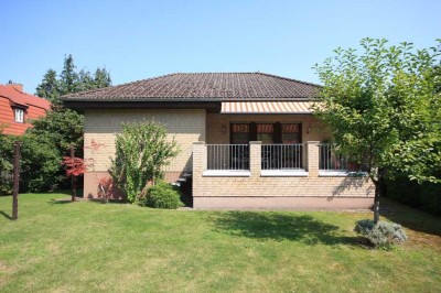 Vollunterkellertes Einfamilienhaus im Bungalowstil – ca. 160 m² Wfl.-/Nfl. am Roseneck / 3-4 Zimmer