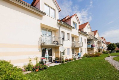 Helle 3,5-Zi.-Maisonetten-Wohnung, Balkon, Keller, Tiefgaragenstellplatz und Stellplatz im Freien