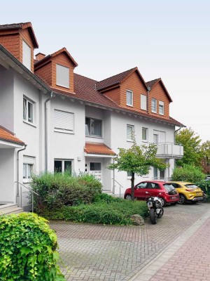 Schöne 3-Zimmer-Erdgeschosswohnung mit Balkon und kleiner Terrasse in Hanau Großauheim