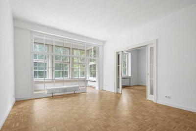 Vis-à-vis der Eilenriede, Nähe Lister Turm: 4 Zimmer Altbauwohnung mit Parkett und Wintergarten