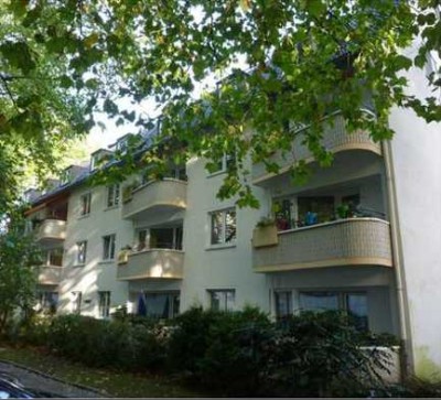Stilvolle, gepflegte 3-Raum-Hochparterre-Wohnung mit gehobener Innenausstattung mit EBK in Essen