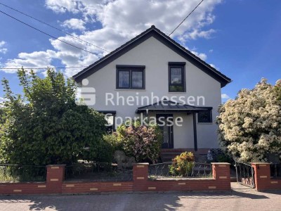 Modernisiertes Einfamilienhaus mit großzügigem Grundstück in Feldrandlage!