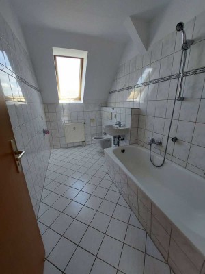 Gemütliche 2-Zimmer-DG-Wohnung mit Blick ins Grüne