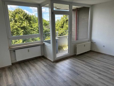 Helle 3-Zimmer-Wohnung mit Balkon und Aussicht in Delmenhorst