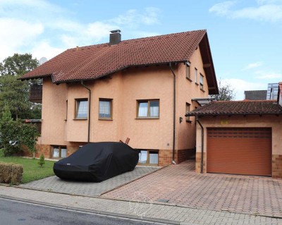 Facettenreiches Zweifamilienhaus in Grombach