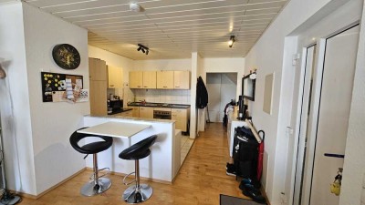 Ruhige und schöne 1 ZB Wohnung in zentraler Innenstadtlage und mit großzügiger Aussicht!!