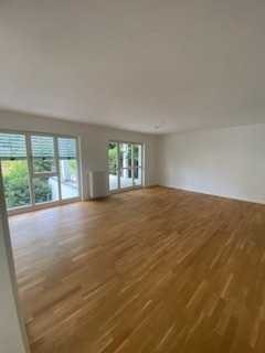 Helle Wohnung mit schönem garten