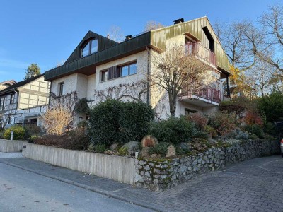 Repräsentatives Wohnhaus in lichtdurchfluteten Räumen