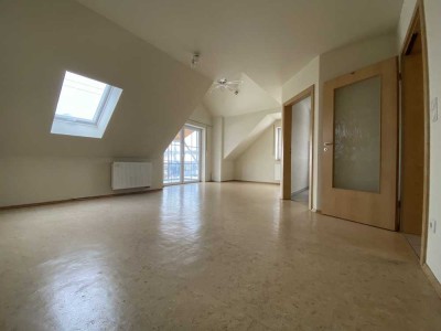Schöne 3 Zimmer Wohnung mit Balkon in Wenzenbach