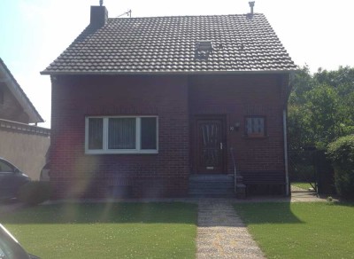 Renovierte 2 ZKDB+AR DG Wohnung in ruhigem 2-Familienhaus in Erkelenz-Gerderath zu vermieten