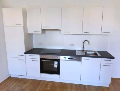 Erstbezug: Sonniger 3 ZIMMER-Wohnung, neue Einbauküche, neue Sanitäranlagen (Bad + WC), WG-tauglich!