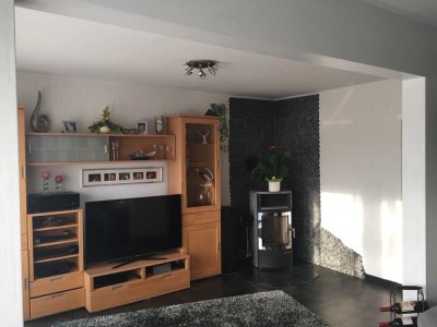 Schöne, modernisierte Wohnung mit großem Balkon