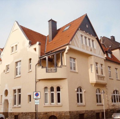 Jugendstilhaus am Park...Traumwohnung mit Küche und 2 kleinen Balkonen ! WG geeignet