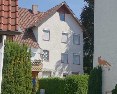 Doppelhaushälfte - modernisierter Altbau - mit kleinem GartenOrtsrandlage in Gammelshausen