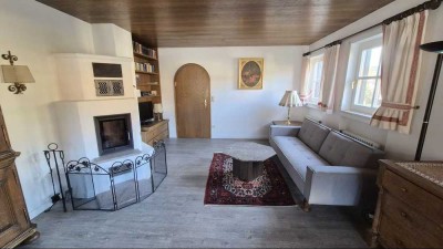 Sehr schöne ruhige Wohnung mit Balkon, Erker und Kamin