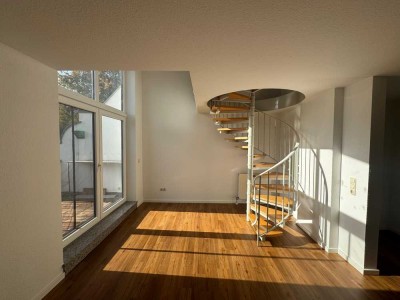 Zentral gelegene 2-ZKB in Mainz-Laubenheim mit Sonnenbalkon und TG-Stellplatz