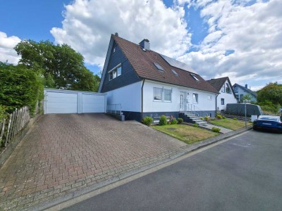 Renovierte Dahgeschosswohnung in
Bestlage