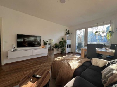Teilmöbilierte (EBK) 2-Zimmer Wohnung inkl Balkon