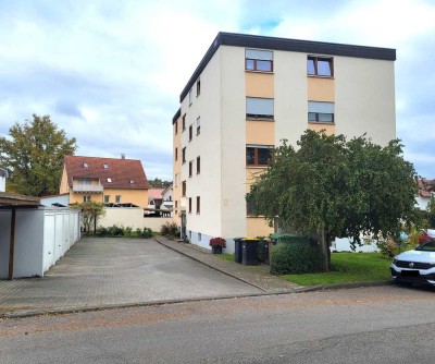 Helle 3,5-Zimmer-Wohnung mit Balkon und Garage - Sofort bezugsfertig