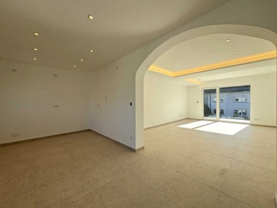Helle Obergeschosswohnung mit Balkon & Dachterrasse