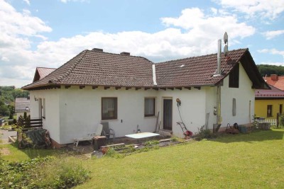 Geräumiger Bungalow mit Potenzial in Mansbach zu verkaufen