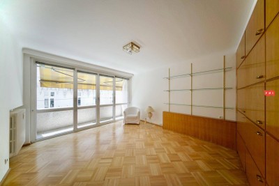 Stilvoll sanierte Wohnung (Büro) am Opernring: 2 Zimmer plus Loggia