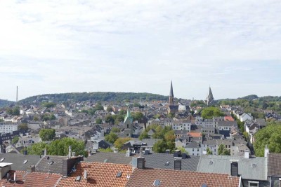 Über den Dächern von Elberfeld! Attraktive, großzügige 3 - Zi.- Wohnung am Platz der Republik!