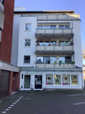 Attraktive, modernisierte 2-Raum-Wohnung mit Balkon in Holsterhausen