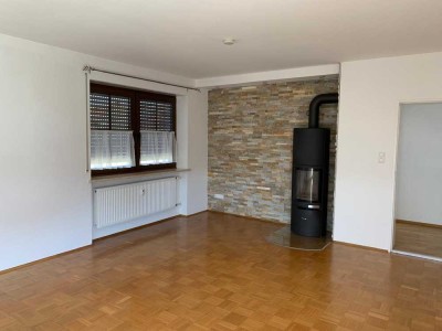 Gepflegte 6-Zimmer-Wohnung mit Balkon in Dingolfing