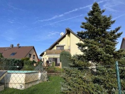 Blick ins Grüne - Zweifamilienhaus mit Pool, Kamin, Fubo Heizung...