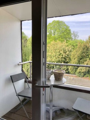 Helle, gemütliche 2-Raum-Single-DG-Wohnung mit Balkon