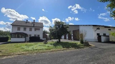 Wohnhaus mit Scheune und Nebengebäuden - Reitplatz in sonniger Alleinlage