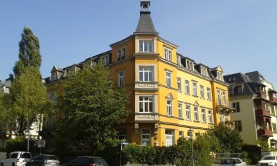 Ruhig gemütliche 2-Zimmer-Wohnung im Dachgeschoss mit ca. 57,25 m² mit Blick auf Hermann-Seidel-Park