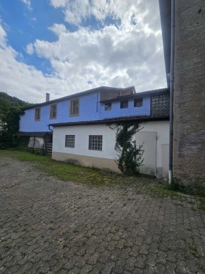 Großzügiges Wohn- und Geschäftshaus mit Event-Lokal und Wohnungen