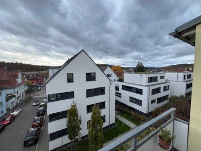 ES-Oberesslingen: Schöne und ruhige 3-Zimmer-Wohnung mit Balkon in denkmalgeschützten Dreifamilli...