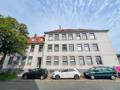 Vermietet & Top-Saniert! Besondere Eigentumswohnung im Herzen vom Villenviertel!