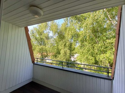 Charmante helle+gepflegte kleine 2-Zimmer-DG-Wohnung+Stellpl.+Terrasse (Grünblick), Lankwitz 4. OG,