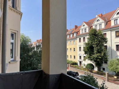 Charmante 2-Raum-Wohnung im beliebten Paulusviertel. Mit Balkon, Einbauküche und Gartennutzung.
