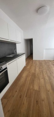 2 neu sanierte & möblierte WG-Zimmer mit 2 Terrassen Bad & -Küche zu vermieten - Aachen Schanz