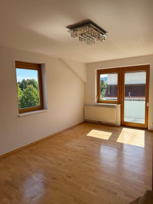 Wunderschöne, helle 3-Zimmer Dachgeschosswohnung mit Göttweigblick