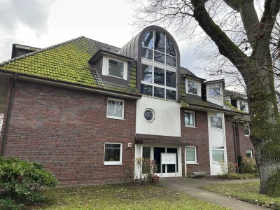 *** NEU : 3-Zimmer-Wohnung mit Fahrstuhl und TG in Hamburg-Poppenbüttel ***