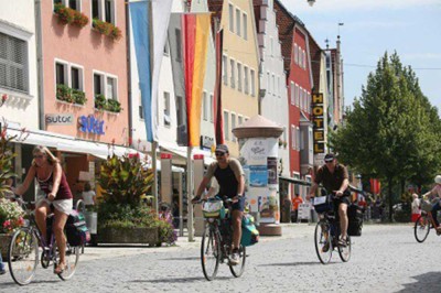 Stilvolle, gepflegte 2-Raum-Wohnung mit EBK in Neumarkt in der Oberpfalz